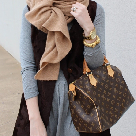 Authentic Louis Vuitton Monogram LV Speedy 30 in Excellent Condition - Picture 4 of 16